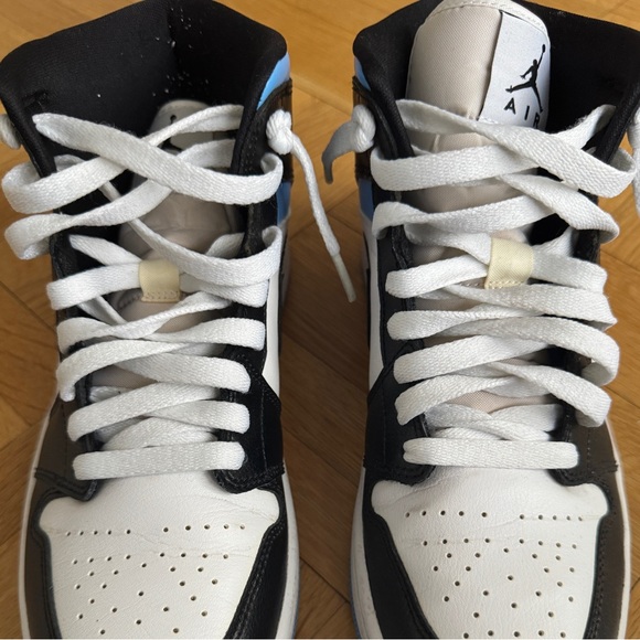 Air Jordan 1 Mid 'University Blue’ - Picture 7 of 12